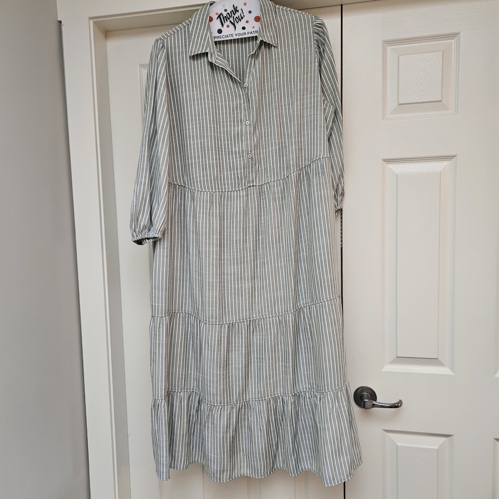 Max Studio Gray Striped Long Sleeve Dress